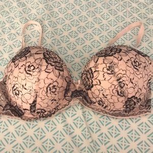 Pink Lace Detail 38C bra ⭐️